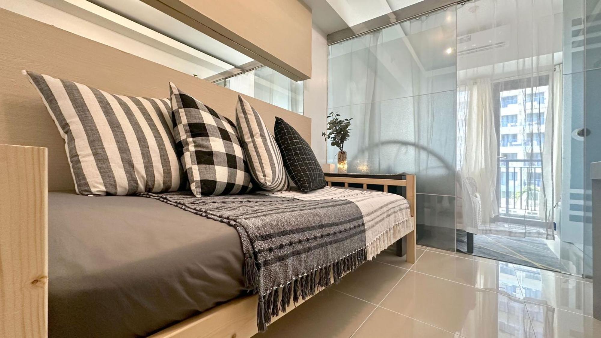 Sea 2-Br Unit With Free Parking Near Mall Of Asia Pasay Extérieur photo